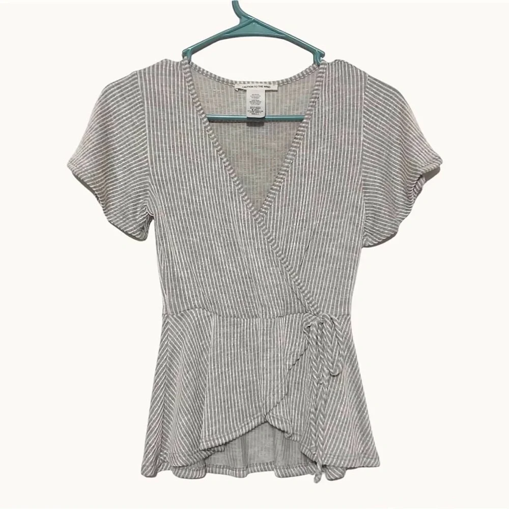 NWOT Caution to the Wind Top - Picture 3 of 8